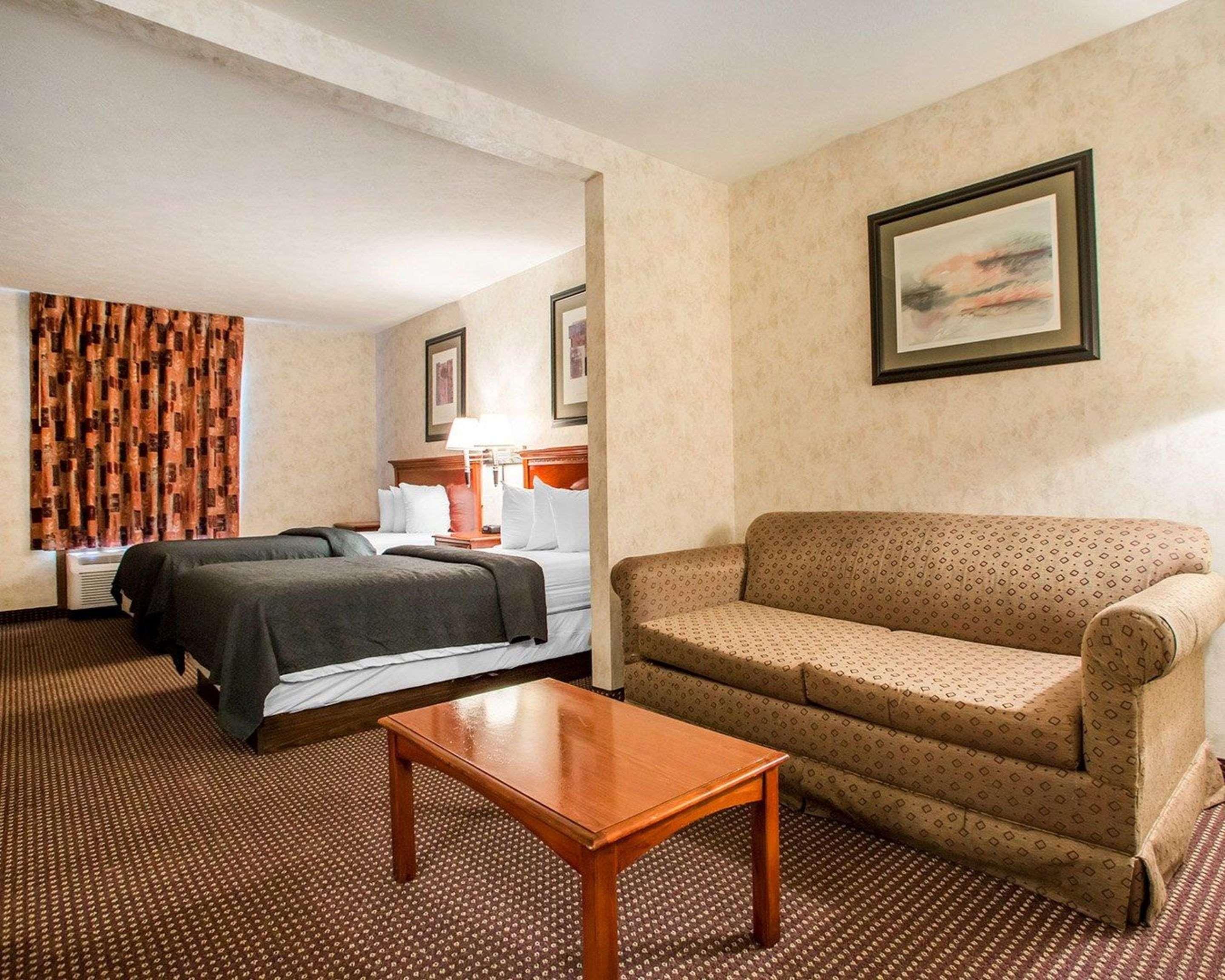 Quality Inn & Suites South-Obetz Eksteriør billede