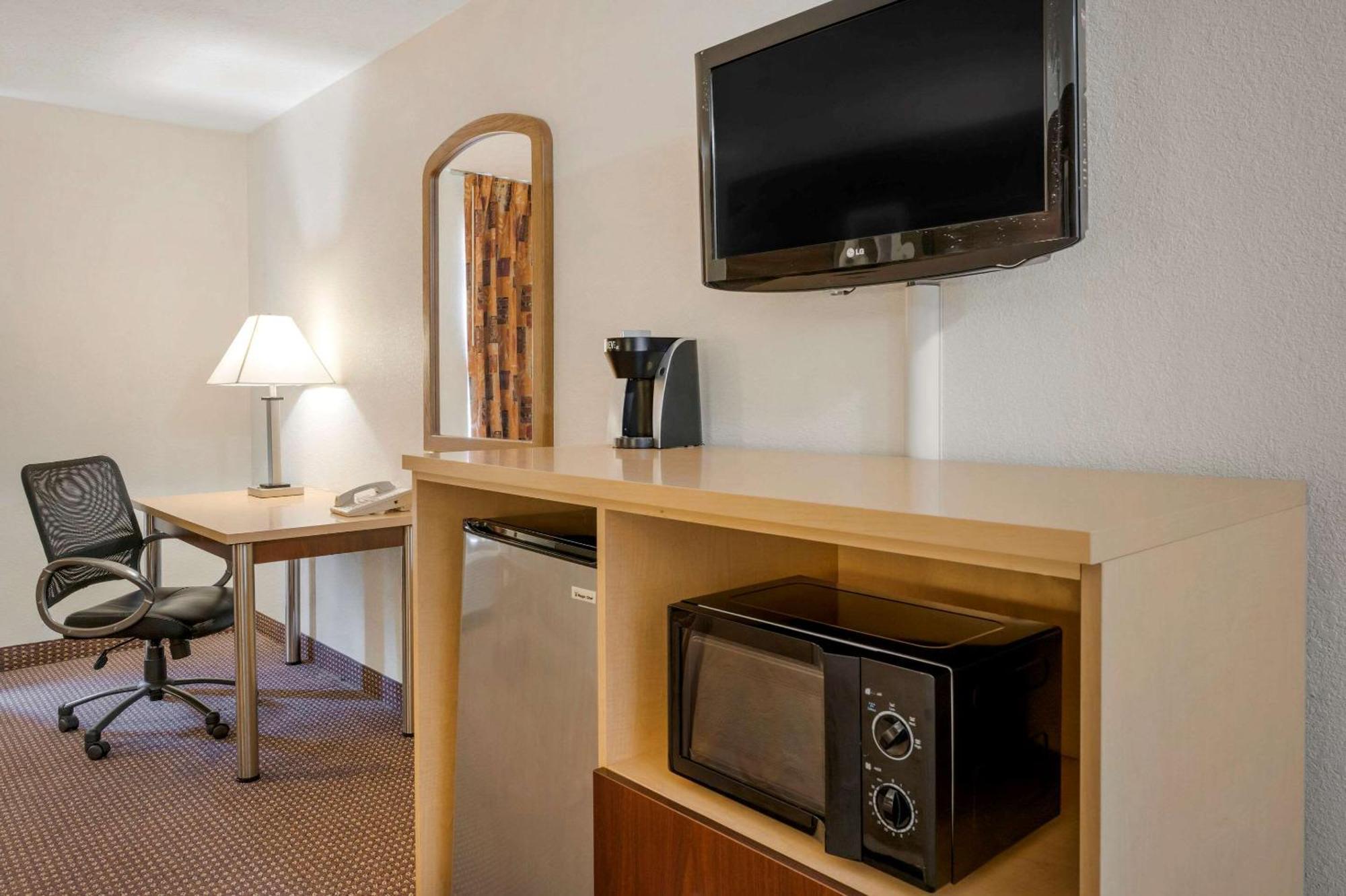 Quality Inn & Suites South-Obetz Eksteriør billede