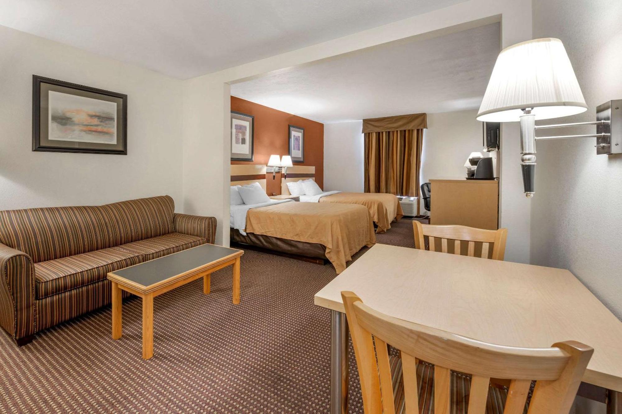 Quality Inn & Suites South-Obetz Eksteriør billede