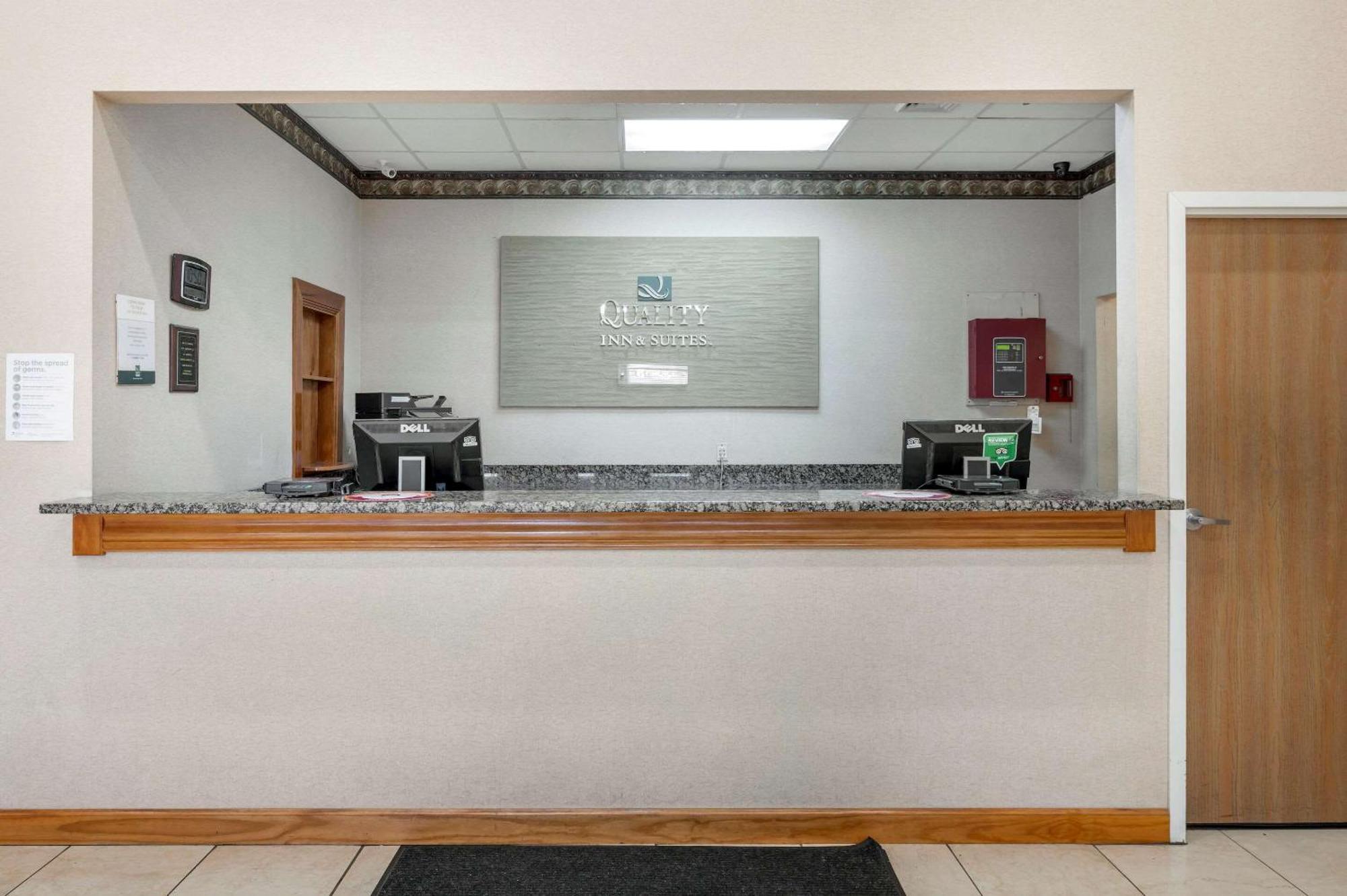 Quality Inn & Suites South-Obetz Eksteriør billede
