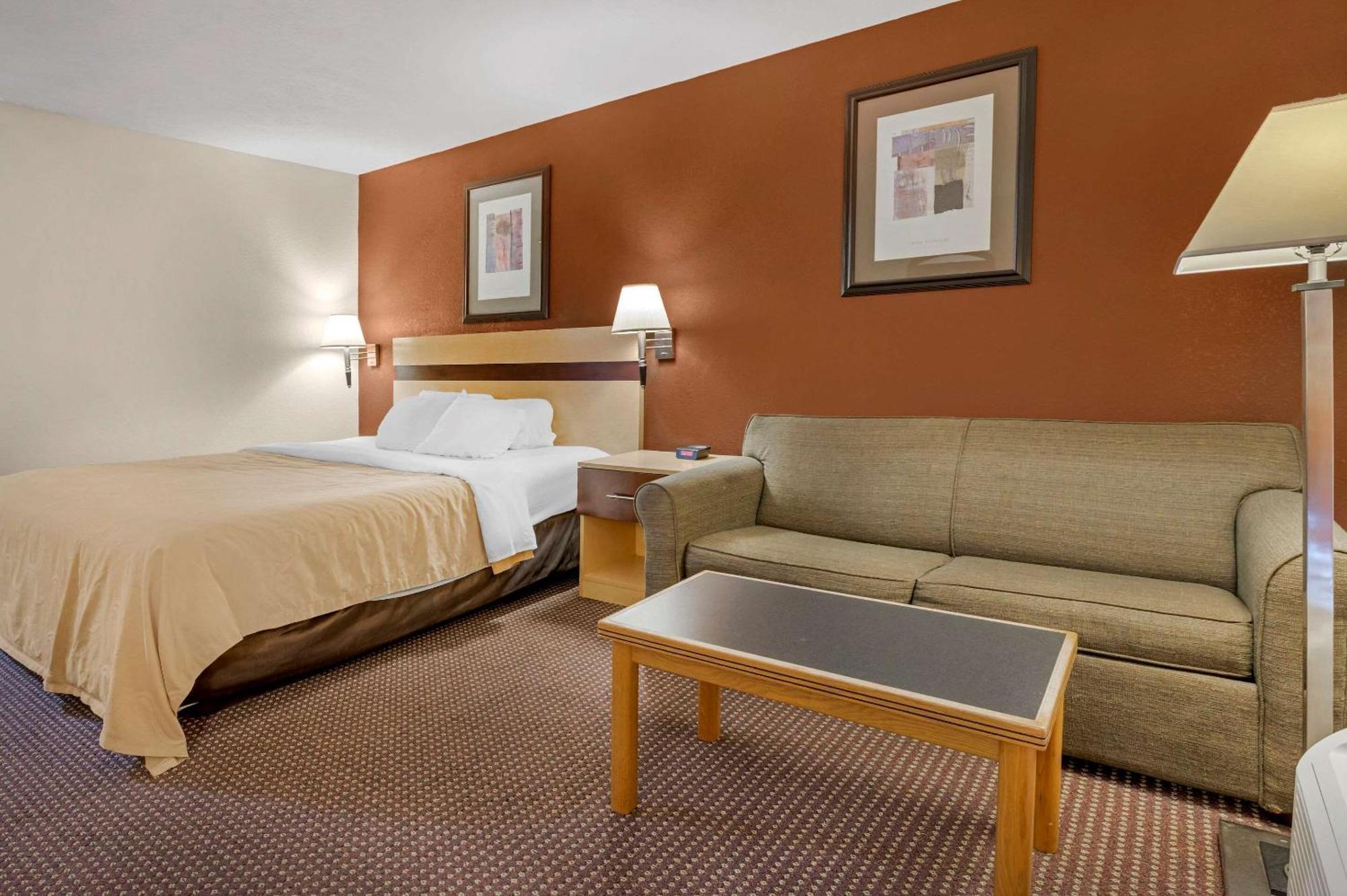 Quality Inn & Suites South-Obetz Eksteriør billede